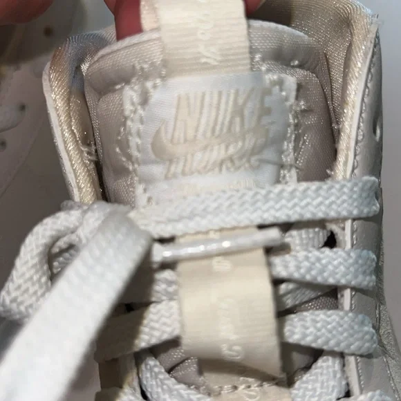 Nike youth hi-tops - Picture 7 of 9